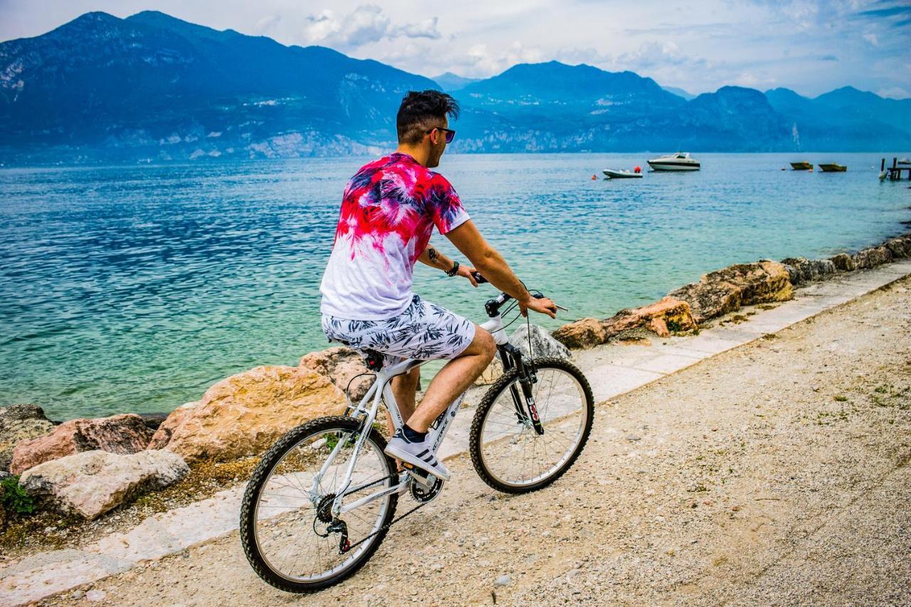 Hotel Caribe - Garda Lake Collection Бренцоне-суль-Гарда Екстер'єр фото