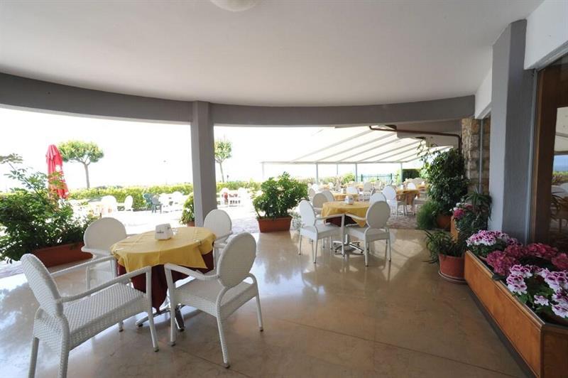 Hotel Caribe - Garda Lake Collection Бренцоне-суль-Гарда Екстер'єр фото
